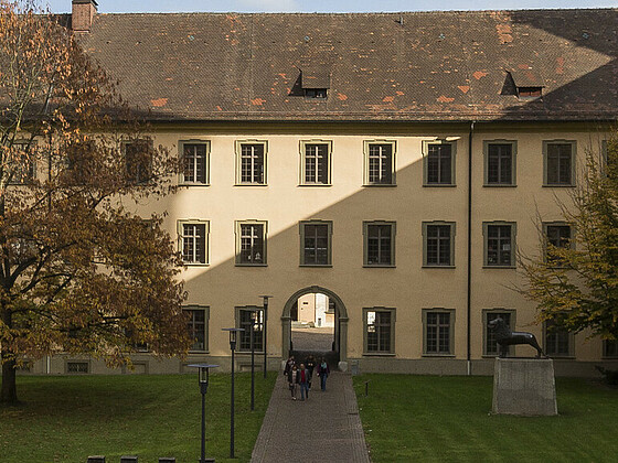 Der Schlossbau der barocken Klosteranlage, in dem ein Teil der PH Weingarten untergebracht ist.