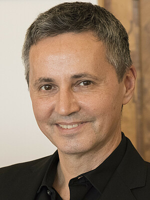 Portraitfoto von Prof. Dr. Wolfgang Müller