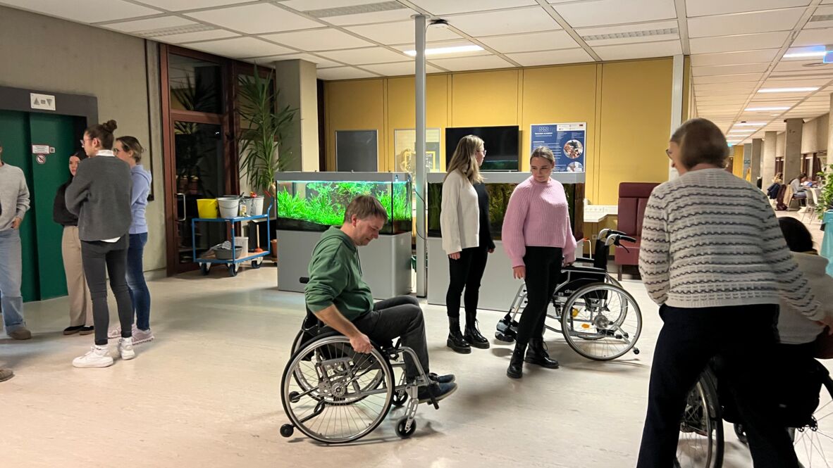 2. CCE1B893-FC7E-4A75-BCF3-00B8CC222554-1 2. CCE1B893-FC7E-4A75-BCF3-00B8CC222554-1