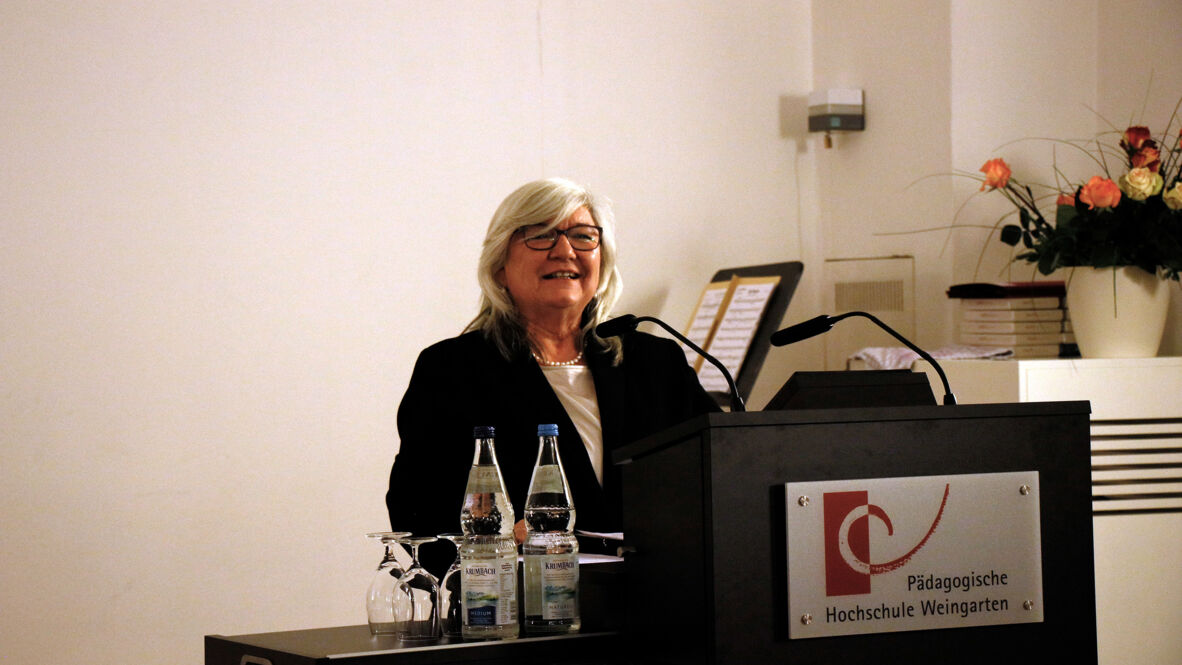 Über viele Fortschritte insbesondere im Bereich der Lehre freute sich die Rektorin Professorin Dr. Karin Schweizer in ihrem Rückblick auf der Akademischen Jahresfeier. Jahresfeier_Rektorin_1953