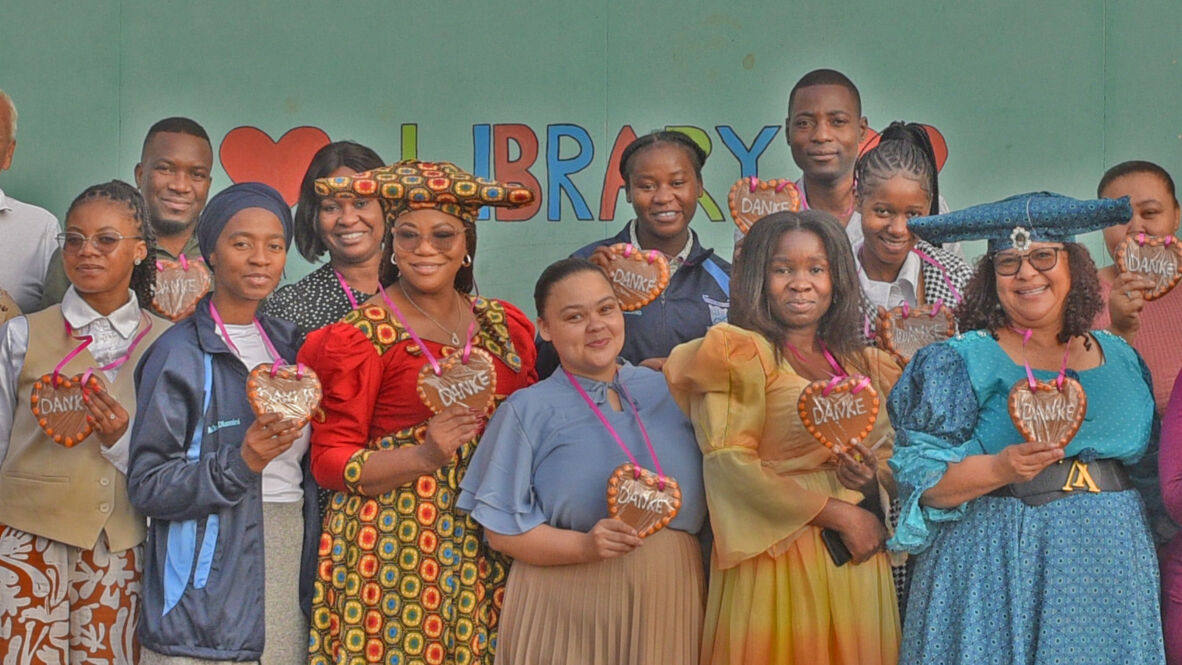 Die Lehrerinnen und Lehrer der Schule in Aussenkehr erhielten zum Dank alle ein Lebkuchenherz. Danke an Aussenkehr Lehrer
