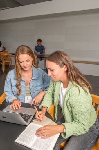 Studierende_an_der_PH_Weingarten (26) Studierende_an_der_PH_Weingarten (26)
