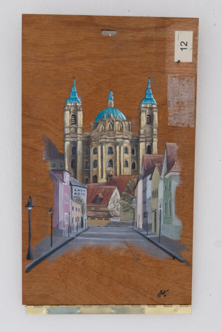 Einen Blick auf die Basilika hat Nikolas Pfanzelt auf seine hölzerne Schließfachtür gemalt. Kunstausstellung_Basilika