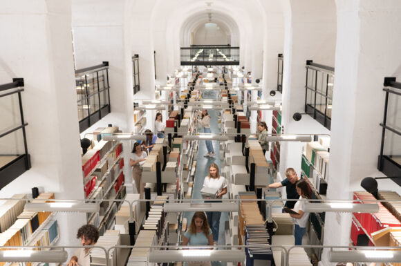 Hochschulbibliothek (5) Hochschulbibliothek (5)
