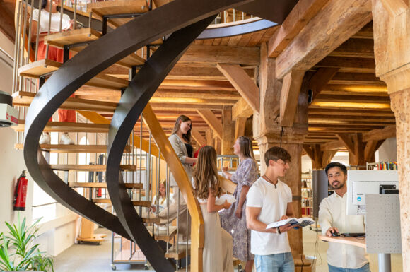 Hochschulbibliothek (9) Hochschulbibliothek (9)