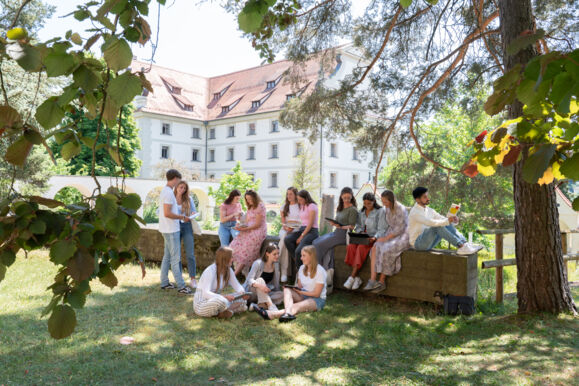 Schlossbau_Studierende (14) Schlossbau_Studierende (14)