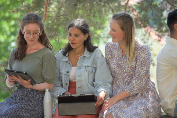 Studentinnen_Campus_2 Studentinnen_Campus_2