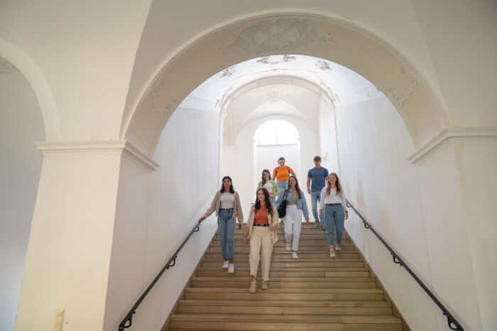 Schlossbau_Studierende (3) Schlossbau_Studierende (3)