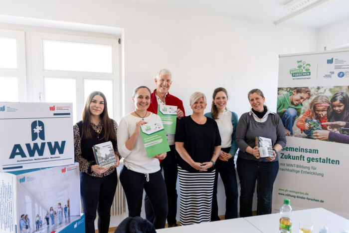 Engagiert für frühkindliche naturwissenschaftliche Bildung (von links): Isabell Bakar (Martin-Luther-Kindergarten), Anne-Christina Thiel (Bürgerstiftung Kreis Ravensburg), Dr. Heiko Schmid (Josef Wund Stiftung), Nina Nagy (AWW PH Weingarten), Johanna Lerch (Stiftung Kinder forschen) und Ines Pink-Neuffer (Martin-Luther-Kindergarten). AWW Stifung Kinder forschen