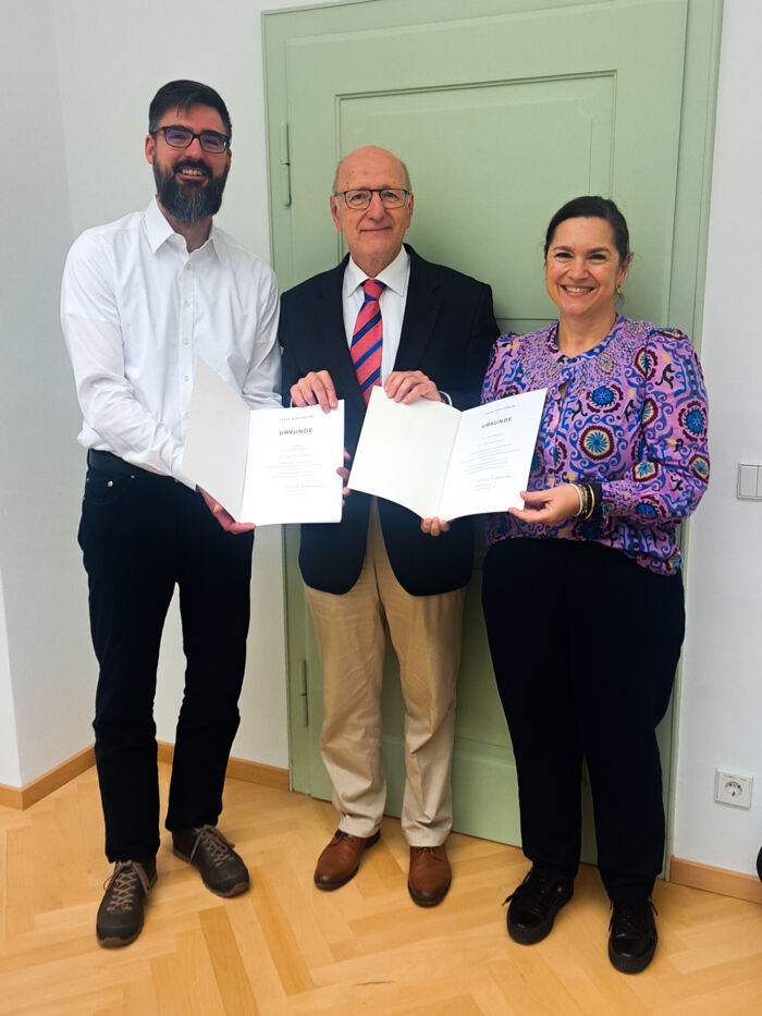 Der Kanzler der PH Weingarten Dr.-Ing. Uwe Umbach (Mitte) wurde nach über 40 Jahren im Dienst des Landes Baden-Württemberg von Ministerialdirigentin Simona Dingfelder und Ministerialrat Markus Kilb im Wissenschaftsministerium in den Ruhestand verabschiedet. Verabschiedung Kanzler Umbach
