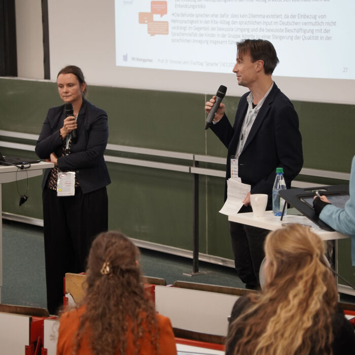 Impulsvorträge von Prof. Dr. Simone Lehrl und Prof. Dr. Stefan Faas. Fachtag Mehrsprachigkeit in Kitas